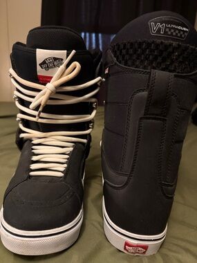 Vans Black Winter Snowboard Boots with White Laces